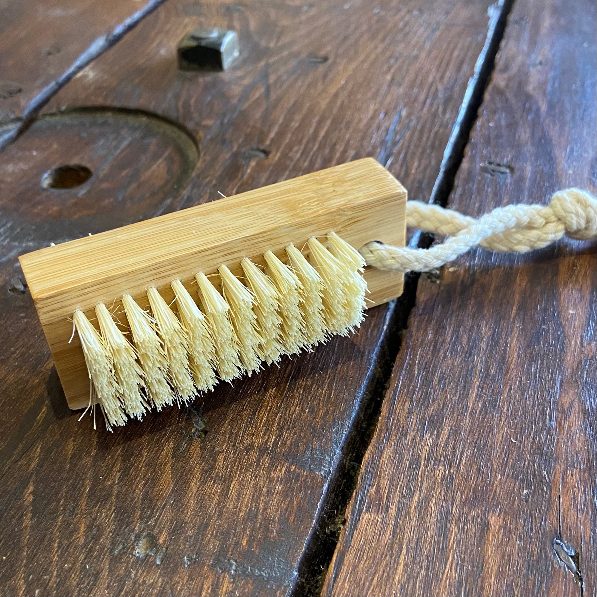 Bamboo Nail Brush / Small Scrubber - Off the Bottle Refill Shop