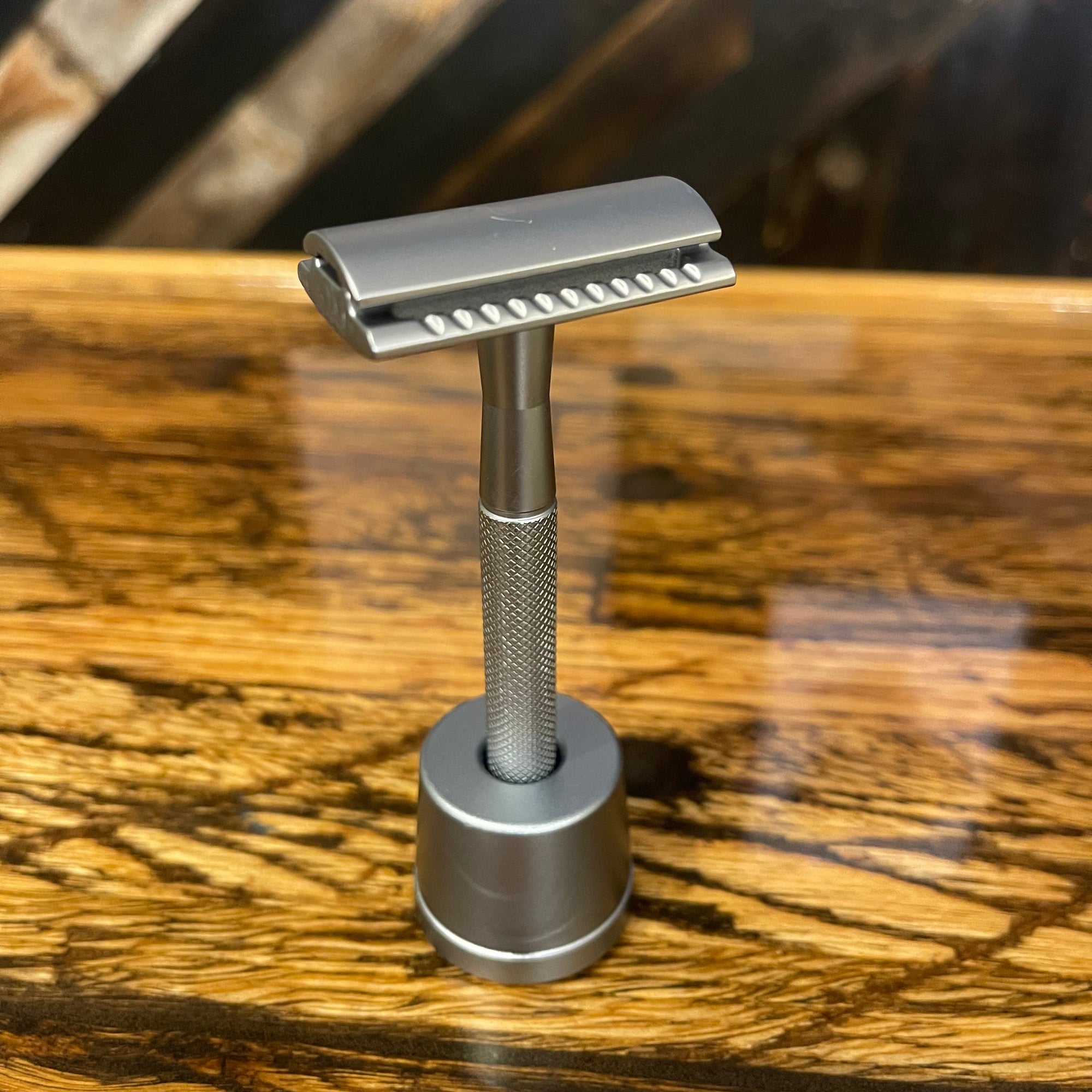 Coated brass safety razor from Ningbo Haward Razor with sleek design, perfect for close and comfortable shaving.